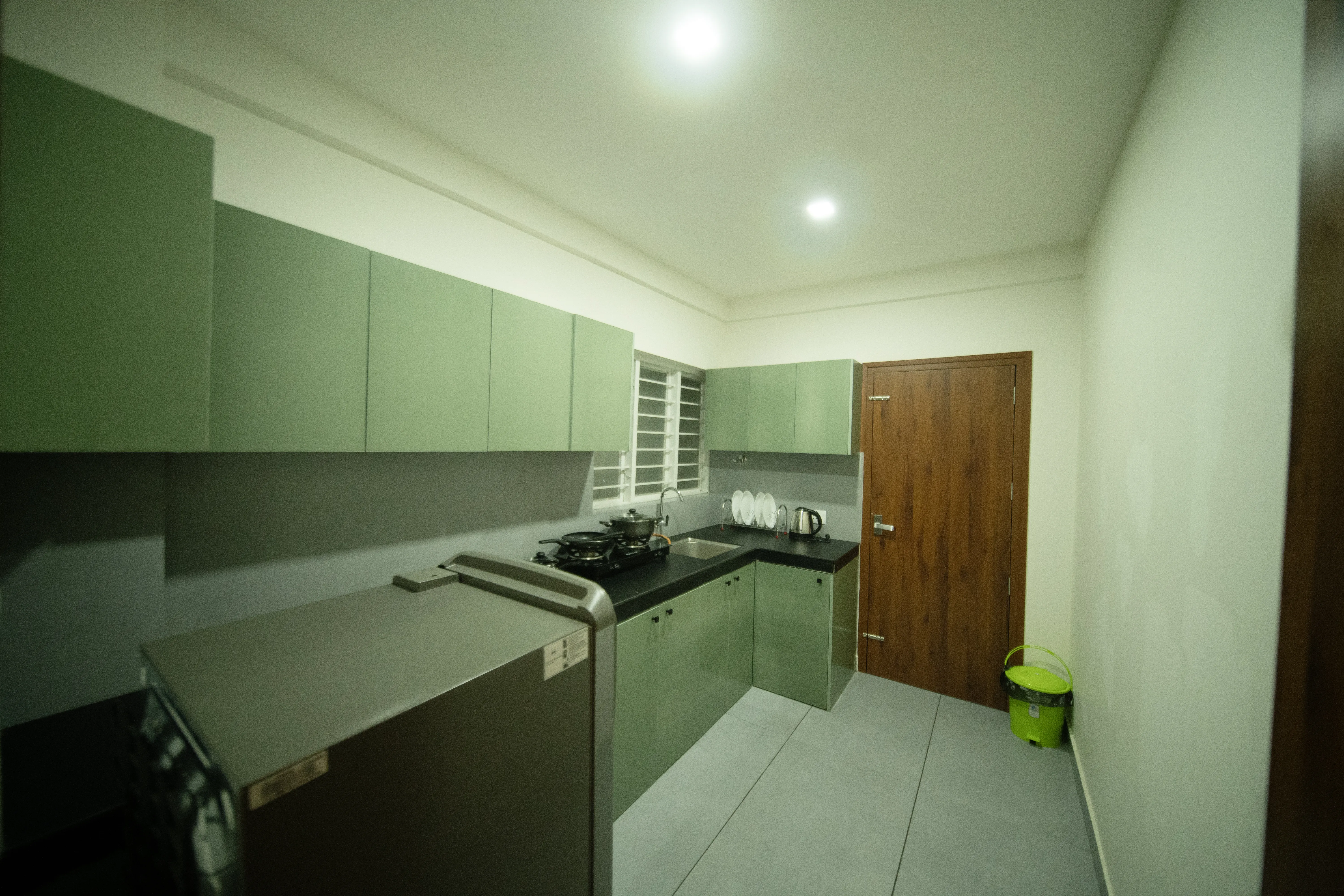 Spezio Apartments fully equipped kitchen with utensils